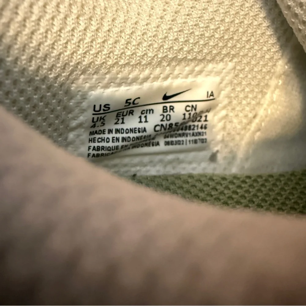 Nike Kids Cream and Green Sneakers US 5 C